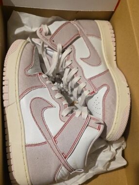 Nike Dunk Hi 1985 in Summit White and Barely Rose